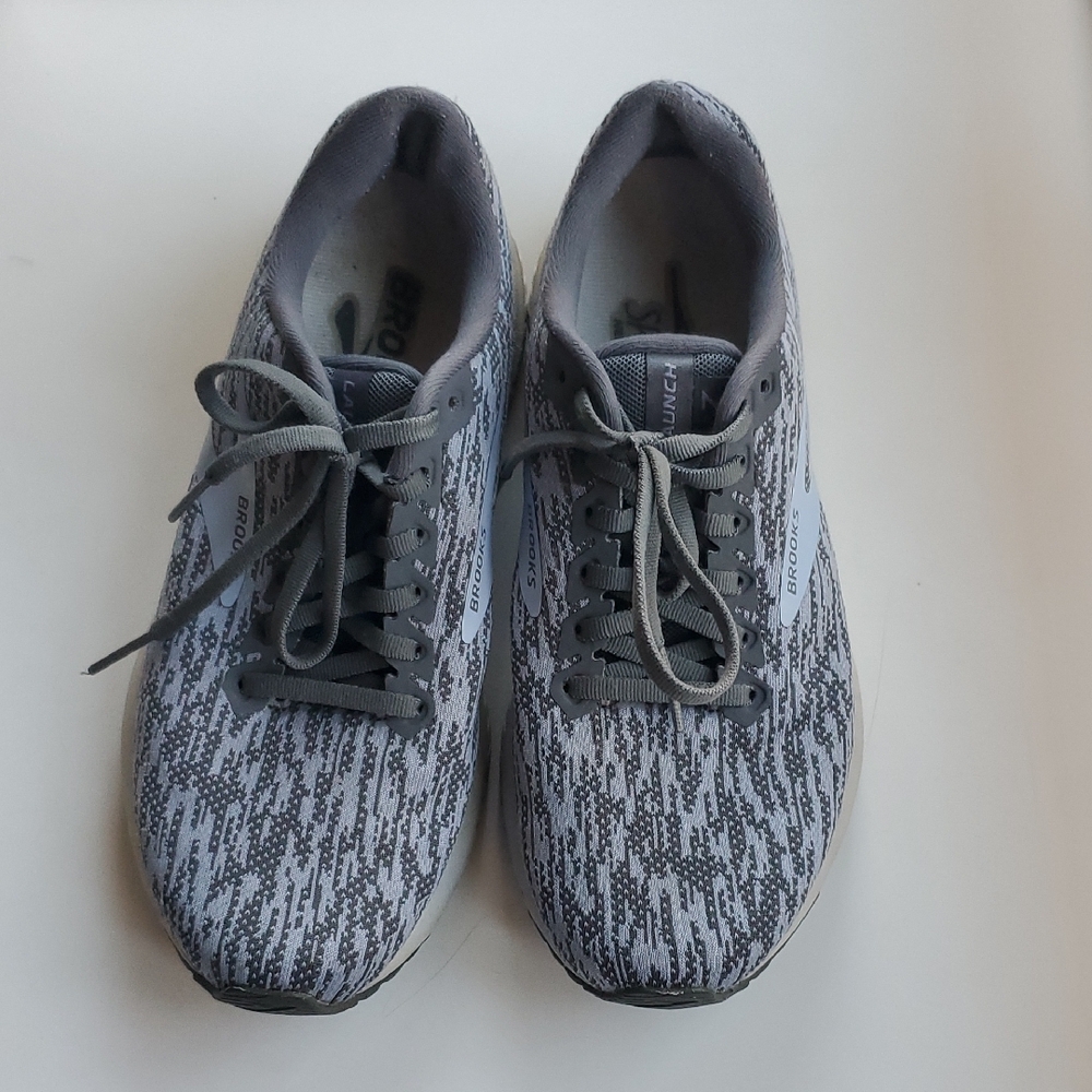 Women's Athletic Shoes Brooks Launch Size 7